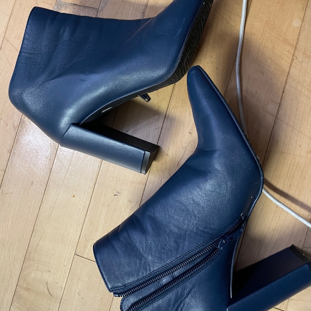 Stuart Weitzman Booties Blue Leather Size 6